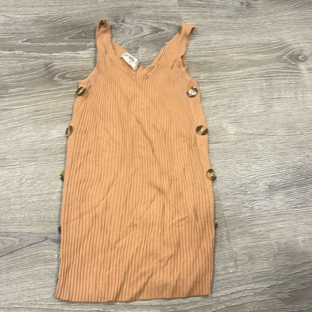 Yangs sleeveless V neck top